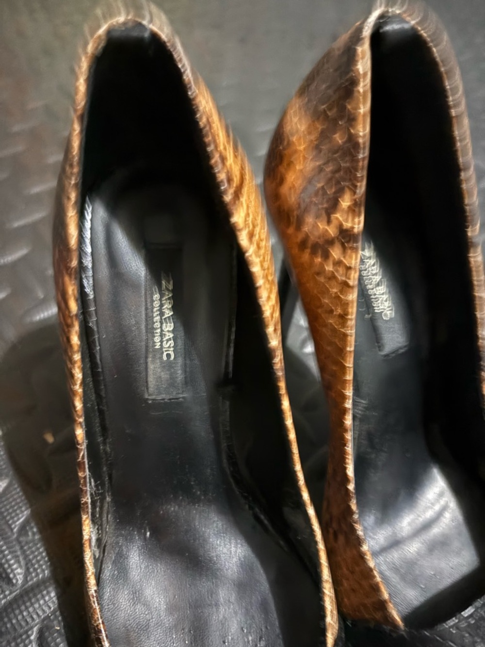 Zara Black and Brown Faux-Snake Pointed Toe Pumps - Picture 5 of 5